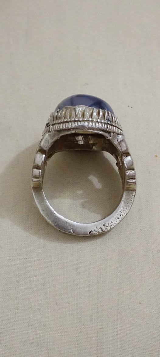 محبس عقيق يماني قديم 
الخاتم فضه خراسانيه قديمه سعره 35 Singapore


**إذا كنت صاحب هذا الإعلان وتريد حذفه لأي سبب، رجاءا أرسل رسالة إلى الدعم الفني**