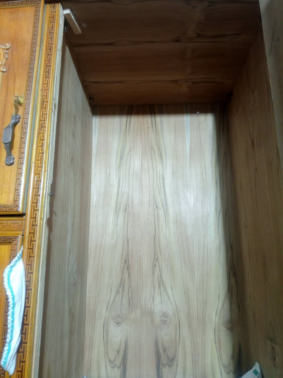 لبيع كنتور ٥ بيبان والله كلش نظيف ***********
