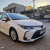 ماشيه ١٦٠٠٠ كم • فتحة سقف • بصمه