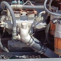 حفاره زت ثري للبيع موديل 2013 رقم اربيل الخاص مغلق رقم الهاتف 07714332...