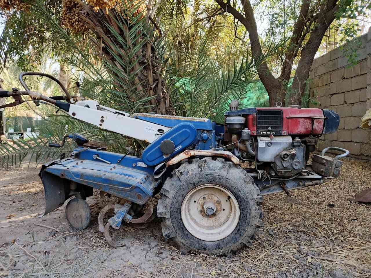 السلام عليكم ورحمة الله وبركاته
كاروبة مكينة ياباني شغالة من أول هندر 
اشتريته العام وما اشتغلت بيها مكينة نظيفة 
تفيد للبساتين
مكانها السماوة
للاستفسار ‏‪***********‬‏
