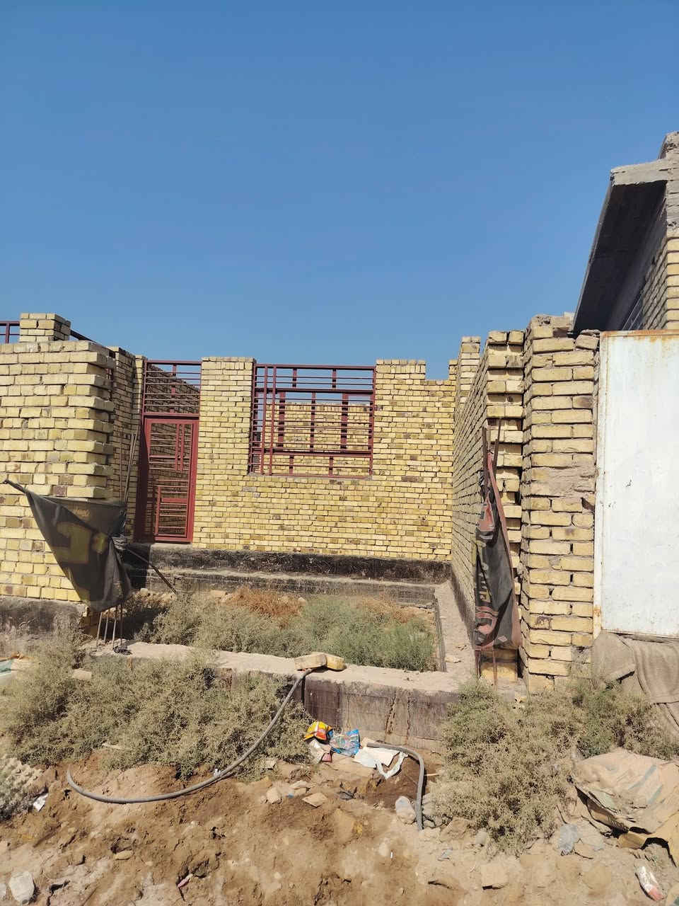 السلام عليكم
# هيكل ٢٠٠ متر  للبيع الموقع قرب المصلاويه جهة السوك الموقع ممتاز و موجودة كافة الخدمات والسعر مناسب جدا

الاستفسار والاتصال ع الرقم ***********
