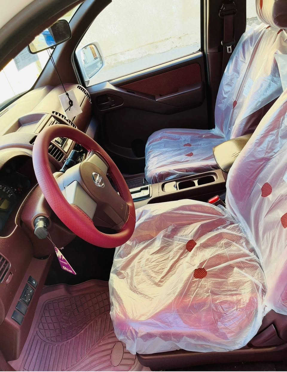 السلام عليكم نيفار موديل 2013 سياره كفاله عامة سيار تخم تاير جديد حدادية جديد رقم سليمانيه مكان السياره بصره رقم الهاتف ***********
