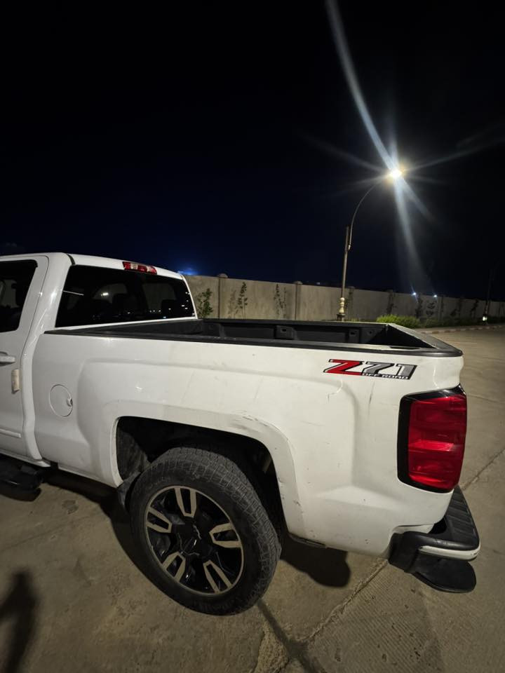 للبيع
سلفرادو موديل 2019

- محرك V8 -5.3 ( ويفصل الى 4 سلندر)

- شاشة لمس تدعم نظام Apple CarPlay و Android Auto.

كاميرا خلفية عالية الدقة مع حساسات [أمامية/خلفية].

- باب قصير بدي طويل

نظام الدفع: [دبل قمارة 4x4 فورويل مع خيارات Auto و 2H و 4H و 4L] أو [سنجل دفع خلفي].-

 - المقاعد تدفئه وتبريد

- تايرات جديدة جبلية

- نضام سحب سيارات

- مثبت سرعة

- كاشفات ليد عدد ٢

- العداد ١١٠ الف ميل

- كير محرك كفالة

السعر ١٧٠٠٠$ 

مكان السيارة بغداد - شارع فلسطين 

الهاتف:***********

يوجد واتساب

