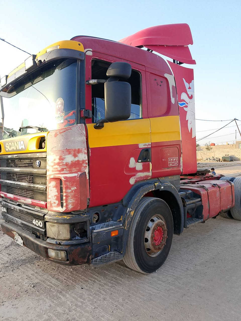 سلام عليك مكلف بالنشر سكانيا الفينيه انجكتر كفاله السياره بيهه تبخير قليل بدون تنقيص تحويل وراعيهه موجود 100 وبيهه مجال  للاتصال ع الرقم *********** 
***********
