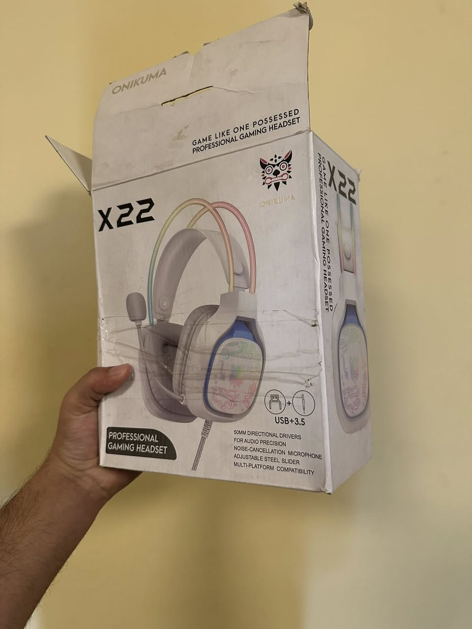 السلام عليكم قرص ريزنت ايفل فور ريمايك نسخة بلي فايف ٢٥ الف و سماعة اوني كوما اكس ٢٢ سماعه محيطية للگيمنگ سعرها ٢٥ اثنينهن مع التوصيل ٥٠ و  مكاني حله و هذا رقمي ***********
