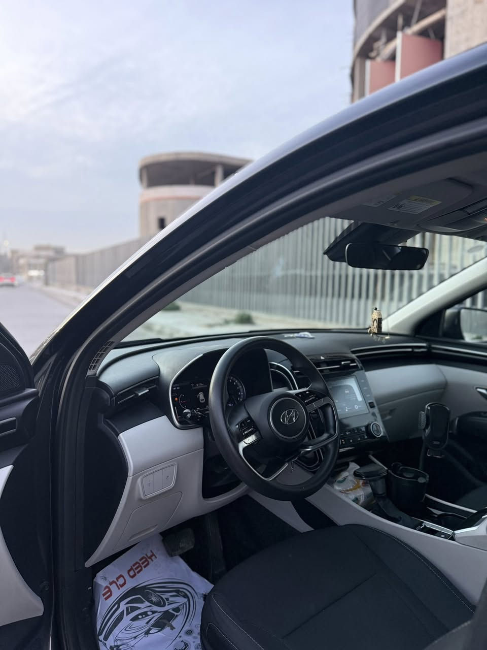 سلام عليكم
هونداي توكسان للبيع 
2022 رادارات 3امامي خلفي جانبي حساسات تحكم استيرن  داخل لونين لايتات LED قياده ذاتيه مثبت سرعة توقف ذاتي سايد بريك بصمة 
وارد امريكي المحرك 2.5 GDI
السياره نضيفة محرك كير صدر كفاله 
صور الحادث مرفوقة ب الصور مكاني بغداد الحريه 
السعر200 وبيها  مجال 
***********
