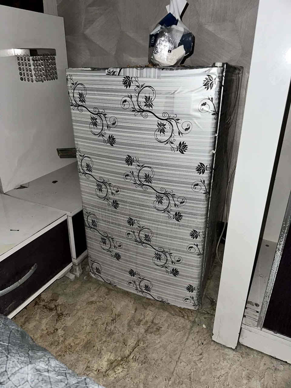 غراض بيت شلعه كلهن للبيع
الغرفه 6 قطع
الثلاجه حجم صغير
السبالت 2 كل واحد طن نضيفات كلش للبيع
العنوان بغداد شارع المغرب
الشراي يتفضل خاص لايوجد توصيل


**إذا كنت صاحب هذا الإعلان وتريد حذفه لأي سبب، رجاءا أرسل رسالة إلى الدعم الفني**