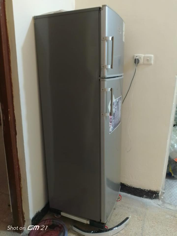 غرفة نوم نفر مستعملة كم شهر نضيفه كثير سعرها ٣٥٠ الف وبيها مجال والثلاجة نضيفة وشغالة سعرها ٢٠٠ وبيها مجال 

‭٠٧٧٧ ٩٣٨ ٦٨٤٧‬
