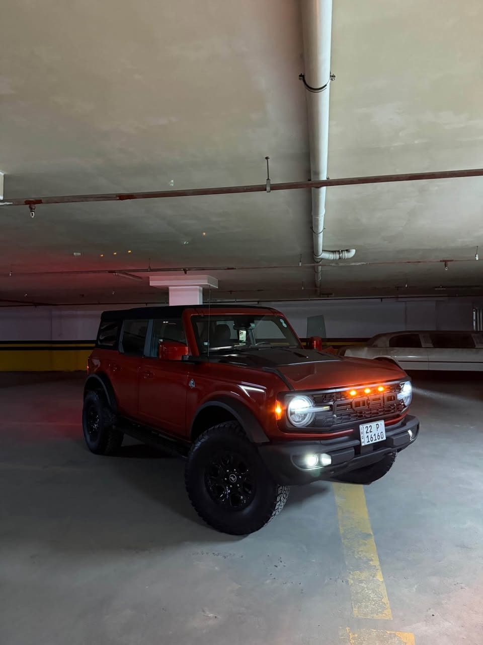 FORD BRONCO 2022  
فورت برونكو ٢٠٢٢ مواصفات ٣ دگم سيارة جاهزة كلشي بشرط بجم كبس بي ٣ قطع جهة اليمين جاملخ خلفي و بابين تايرات جديد و اصلي 
گشنات تفئه 
بي ٥ موداد 
SPORT
ECO 
SLIPPERY
MUD/RUTS
SAND 
NORMAL
ابيع بشرط الكلشي ماشية 38000 الف 
رقم /
0751 446 3834
السعر 
25,800$ و بي مجال أربيل, العراق
