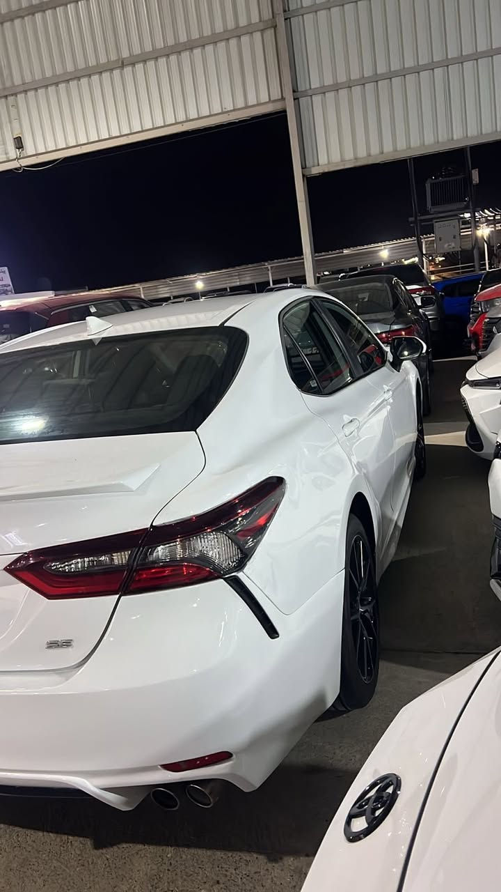 السلام عليكم
Camry SE 2024 / كامري

محرك  2500cc بانزين 

السيارة للبيع فقط 💯

الضرر : ربع بنيد صبغ + نص باب سكن صبغ + جاملغ امامي طرف اليمين تبديل شركة نفس لون 

المواصفات
• شاشة كبيرة
• كاميرا خلفية 
• رادار امامي
• مانع تصادم
• محدد مسار
• تصحيح مسار
• مثبت سرعه
• مانع انزلاق
• استيرنق متحرك
• تحكم طارة
• نقطة عمياء
• مانع تجاوز
• حساسات مانع تجاوز
• اضوية اماميه زنون LED
• اضوية خلفية LED
• ليد زنون نهاري
• ويل قياس 18
• نظام ECO + TRIP 
• نظام GPS + خرائط
• نفكيشن
• 3 أنظمة قياده ECO / Normal / Sport 
• اوامر صوتيه
• بلوتوث
• مدخل USB 
كفاله كير مكينه

السعر : 213

مكان السيارة عقرة 

***********  كورك / واتساب
