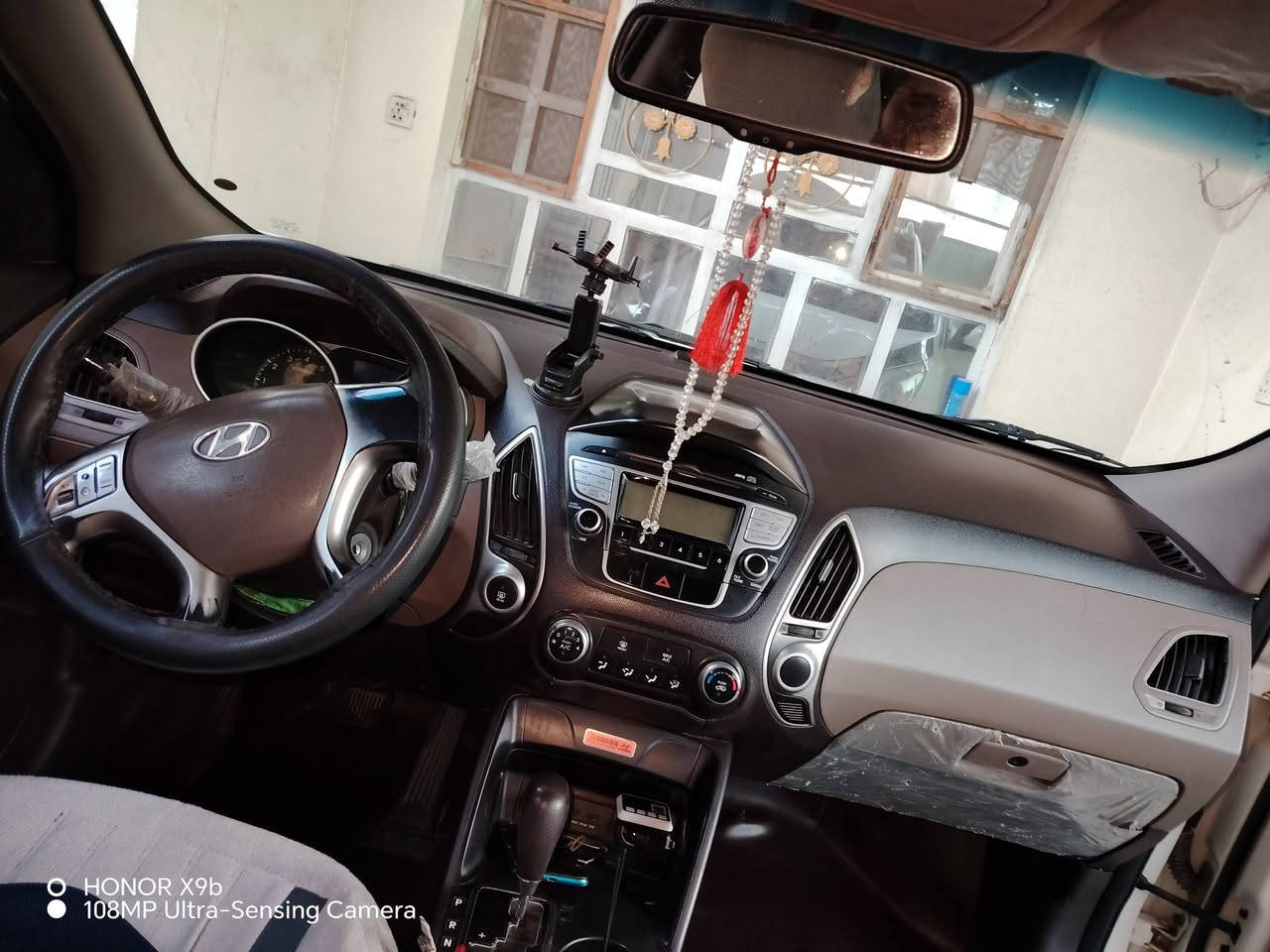 توسان رقم ديالى موديل 12 بانوراما السيارة حلوة ونضيفة وماناقصها شي رقمها ديالى دولي بيها شبر معجون بالجامرلغ الخلفي كما موضح بالصور سعرها 134$ بيها مجال بسيط للشراي للاستفسار على الرقم *********** العنوان بعقوبة التحرير الفلكة الاخيرة
