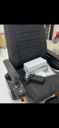 عربانه شحن للبيع جديده غير مستعمله السعر 500وبي مجال رقم الهاتف 078050...