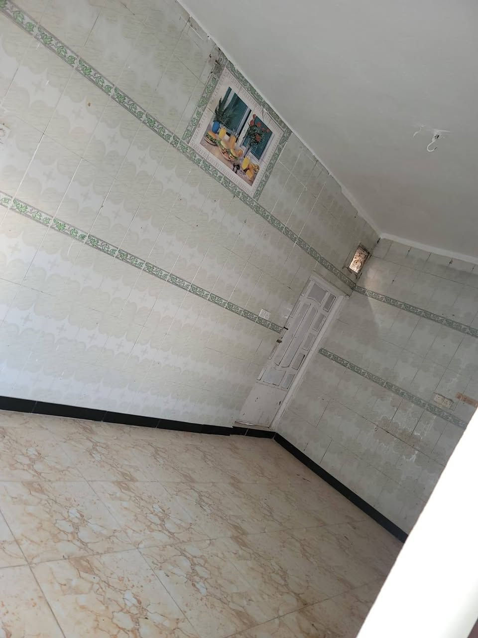 دار سكني للبيع 🏠

المساحة  : 150م

العنوان  : شارع سالم 

اقرب نقطة دالة : ثالث بيت عن الشارع العام 

              ((طابو    صرف ))
⬇️⬇️⬇️

التفاصيل : 
الطابق الاول  / 2 غرف نوم + صاله + استقبال + مطبخ+ مجمع صحيات

الطابق الثاني/ غرف نوم عدد 2 + صاله + مطبخ+ مجمع صحيات
الطابق الثاني معزل عن الدار بدرج خارجي

             *️⃣*️⃣*️⃣*️⃣*️⃣

لمزيد من المعلومات والاستفسار مراجعة مكتب الكرعاوي للعقار
  
العنوان  حي الصدر الاول . سايدين النسر. قرب بانزين خانة انوار الكفيل الاهلية 

 ارقام الاتصال ✅
***********📞
***********📞

✅ او مراسلة الصفحة♦️

✅ ارقام الهواتف تحتوي على واتساب🟩
