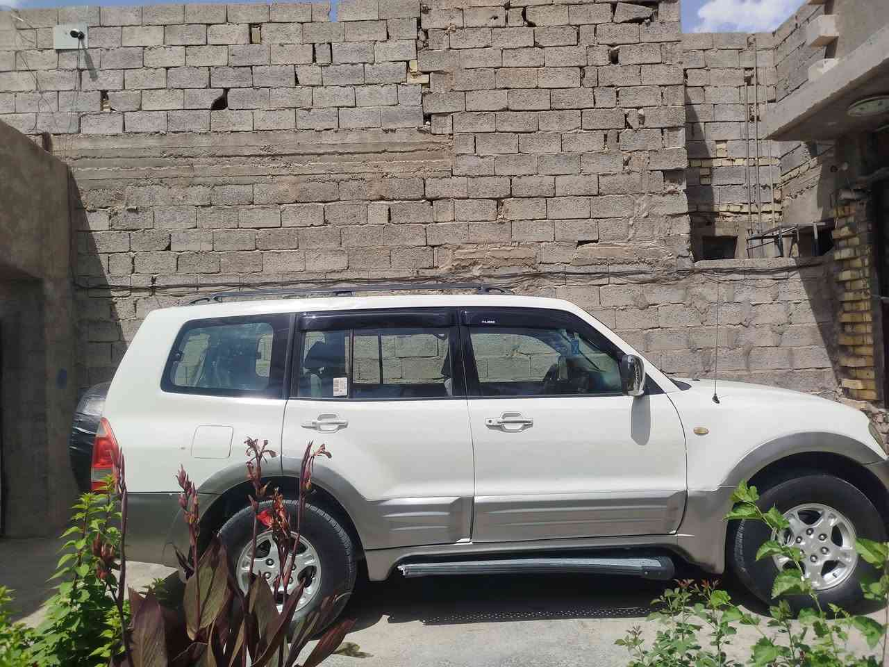 السلام عليكم باجيرو موديل 2002محرك3000 تبريد ثلج كير مكينه  مكفولات المرايات شفط السعر 73 وبيه مجال  الرقم *********** عنواني بغداد.  بسمي تحويل ثاني يوم
