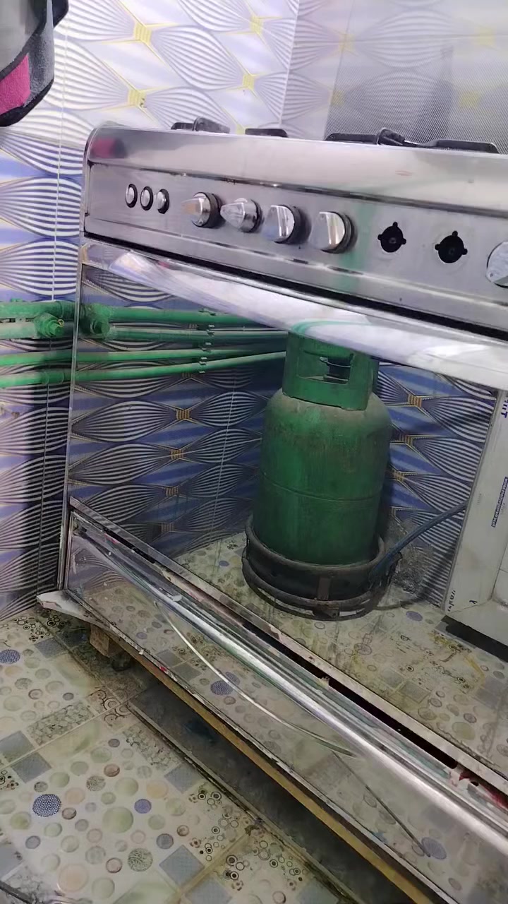 طباخ بس لعين لوسطه فالته من جوه اريده٢٠٠ وبيه مجال


**إذا كنت صاحب هذا الإعلان وتريد حذفه لأي سبب، رجاءا أرسل رسالة إلى الدعم الفني**