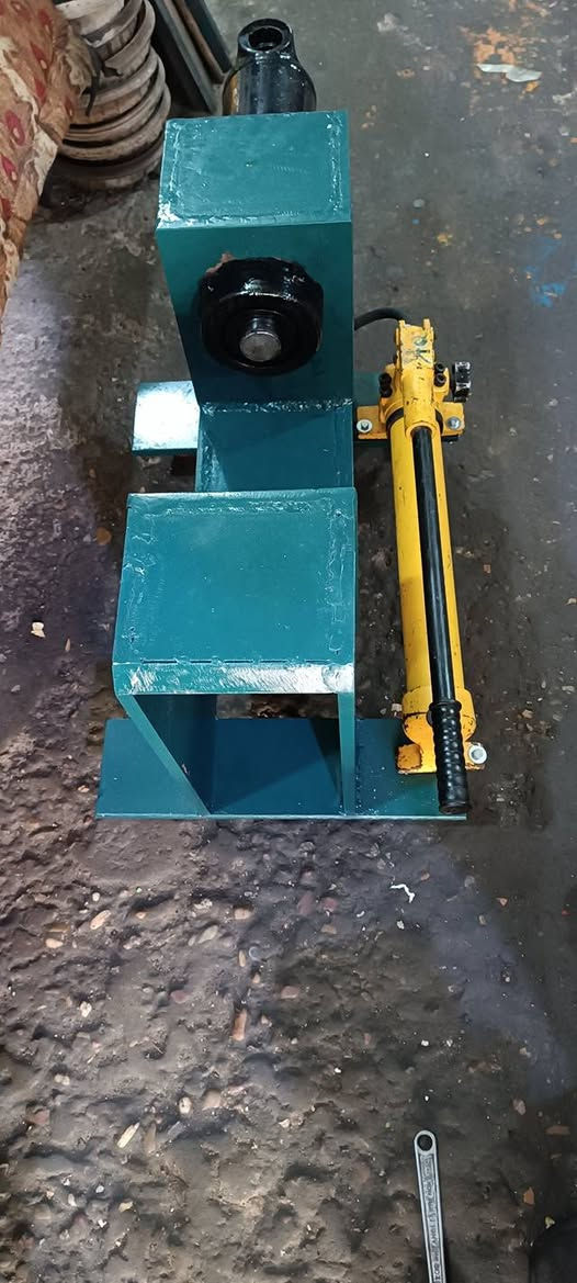 سلام عليكم بريص افقي لفتح صليب التكتك بدون فتح الماشه السعر  6 المكان بغداد قرب  الشعب ***********
