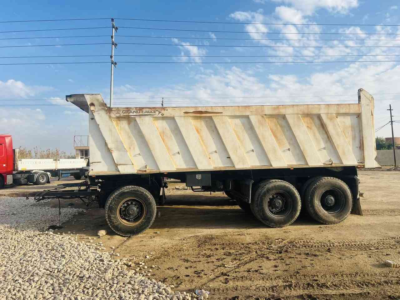 السلام عليكم مقطوره للبيع الطول ٧وربع ذرعتها ٢٥دناكير جي أف تخم تاير ويل قطع السعر ١٦٥مع المجال للاستفسار 
***********:***********
