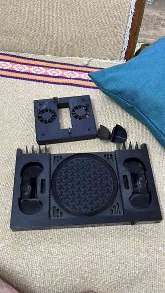 سلام عليكم سماعة ايسترو A10 للبيع جديدةة مستخدمة قليل جداً وقاعدة اكس بوكس سريس xتبريد بيها مروحتين ومكان تعلك بيها السماعة للبيع ثنينهم العنون بغداد البلديات شارع الكنيسة للاستفسار ***********
