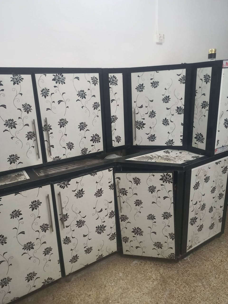 كونتر زاويه
لمكان حي لخضره 
لسعر 100وبي مجال


**إذا كنت صاحب هذا الإعلان وتريد حذفه لأي سبب، رجاءا أرسل رسالة إلى الدعم الفني**
