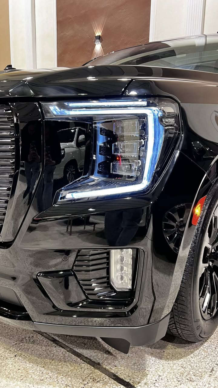 يالله  
للبيع – GMC Denali بلاك موديل 2023 🖤
فخامة.. قوة.. هيبة
سيارة ما تنحچي، تنشاف 👌
الموديل: 2023
المشي: 22 ألف كم فقط
الحالة: وكالة – استخدام شخصي
الضمان: بعدها داخل ضمان شركة المنصور
🖤 اللون: أسود ملكي (Black)
✨ فئة Denali – فل كامل بدون استثناء
مكاني بغداد النهضه معرض الشارقه 
***********

