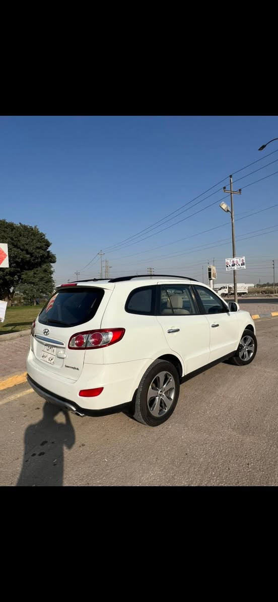 سلام عليكم سنتافي 2012 مكفوله لا صبغ ولا تبديل سونار موجود بل منشور مكينه 4 مكفوله ما مفتوحه سعر 135وبيه مجال للاستفسار ***********
