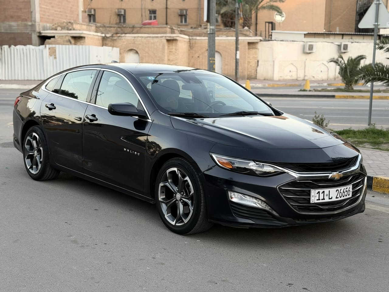 ياالله
السلام عليكم 
ماليبو 2023   مواصفات LT1  لون نيلي فول ماعده الفتحه
رقم بغداد الجديد بأسمي
ماشيه 73 مايل
جاملغ وبنيد سطحي بدون دواخل

المواصفات LT1 
بصمه ابواب + جنطه
تشغيل عن بعد 
رادارات امامية جانبيه/ تحديد مسار 
محرك 1500 توربو
قياده ذاتيه
سايد بريك بصمه
مانع انزلاق
لدات اماميه نهاري 
اوتو بريك /توقف ذاتي عند الاقتراب 🚳
كشنات تدفئه + كهرباء ⚡️ 
تبريد مناخين منفصل SYNC
تبريد قطعتين امامي خلفي 
شاشه كبيره تدعم 📲Android Auto/car play
خرائط Gps📌
كامره خلفيه 📷
كروز مثبت سرعه
مانع انزلاق ⛔️

السعر 116
مكاني بغداد / اعضميه 
الرقم ***********
