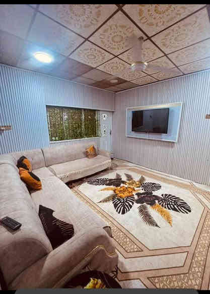 السلام عليكم دار للبيع طابو صرف المساحه 200 متر طابقين يحتوي على 4 غرف نوم ومطبخ 2 وصحيات 3 واستقبال 6/8 وكراج سيارتين ملاحضه الطابق الثاني مفصول عن الاول يعتبر بيتين العنوان شارع 80 جهت النجف براس الفرع سونار ابو الصوف السعر 200 مع المجال للاستفسار ***********
