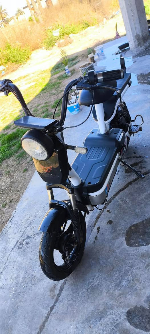 السلام عليكم
للبيع دراجه شحن حجم ١٢ صغير 
دراجه شغاله وكامله كهربائيات كلها شغاله وياها شاحنة
شباب الدراجه صغيره تفيد الي عمره ١٠ وجوه 
سعرها ١٧٥ وبيها مجال للشراي مكاني الرضوانيه الخط السريع الدولي


**إذا كنت صاحب هذا الإعلان وتريد حذفه لأي سبب، رجاءا أرسل رسالة إلى الدعم الفني**