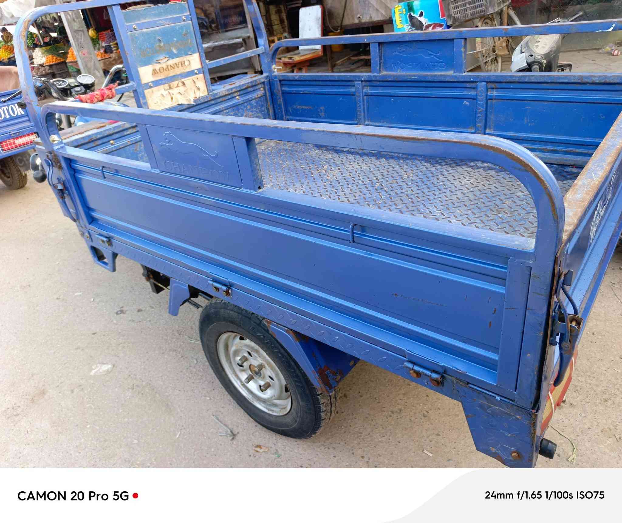 سلام عليكم ستوته للبيع 2023 رقم وسنويه سعر مليون 900 وبيه مجال رقم الموبايل ***********
