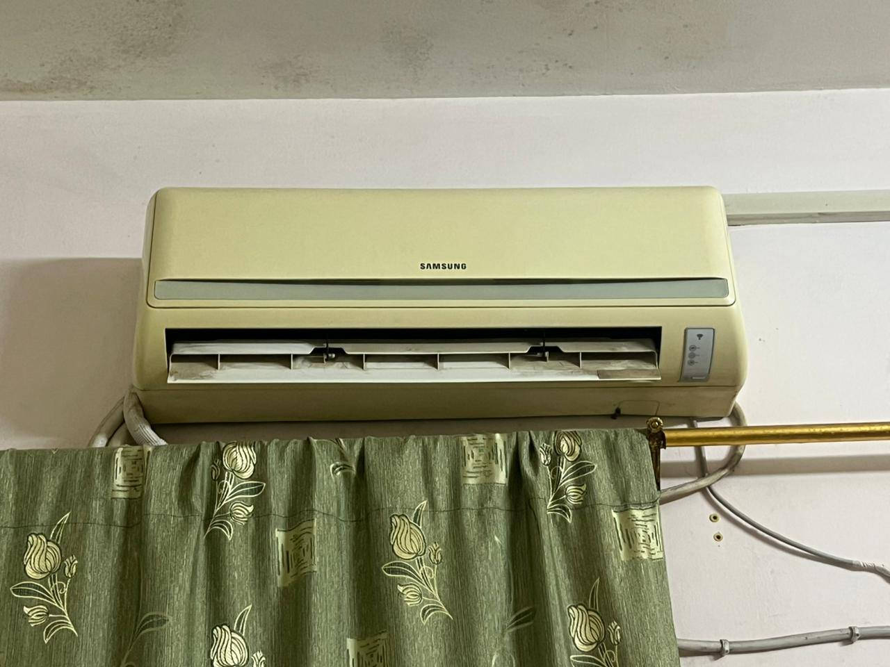سبلت samsung والقطعه الخارجيه جنرال طن نظيف وشغال
سبلت Next طنين نظيف وشغال


**إذا كنت صاحب هذا الإعلان وتريد حذفه لأي سبب، رجاءا أرسل رسالة إلى الدعم الفني**