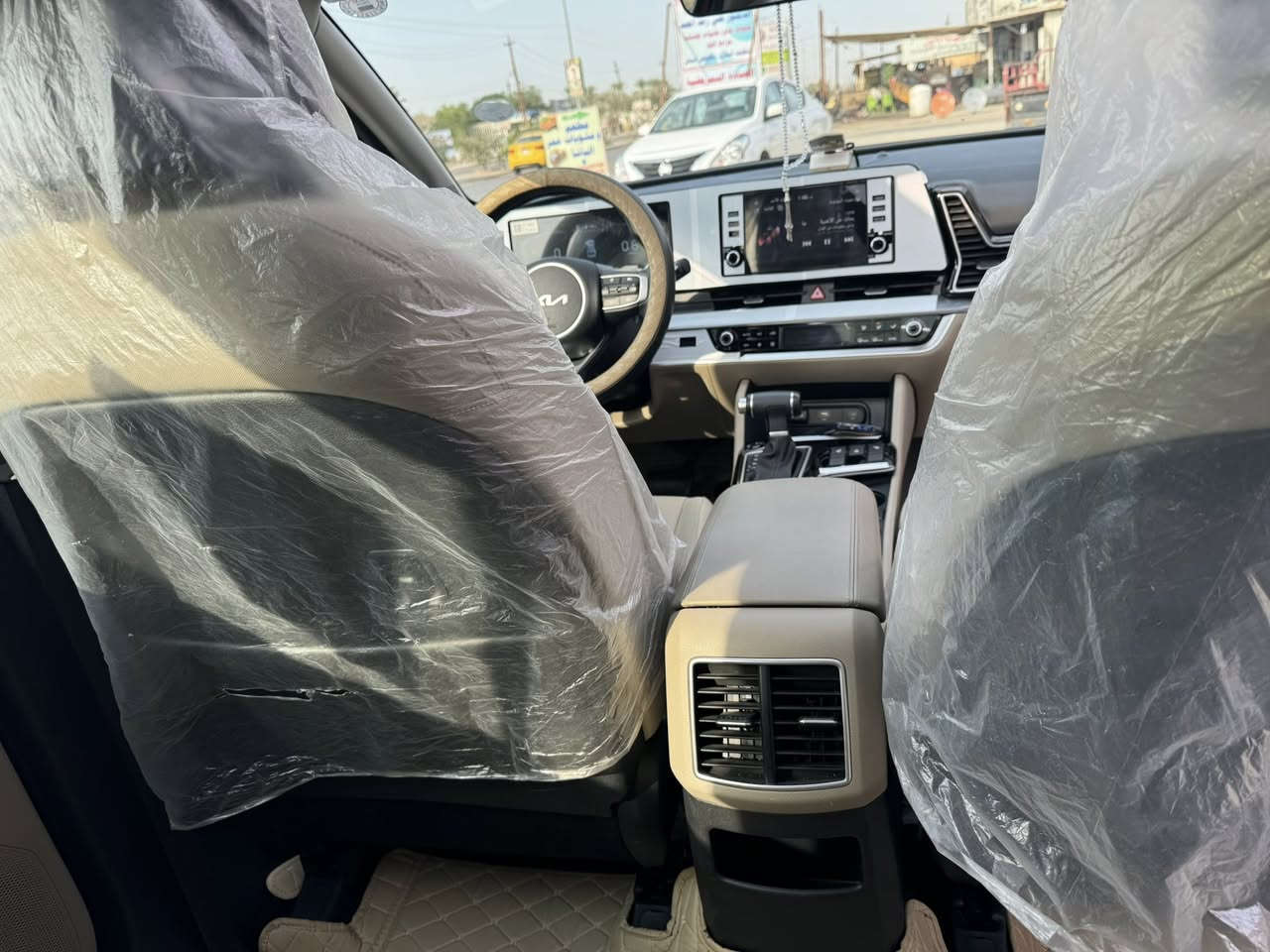 سلام عليكم للبيع كيا سبورتج 2024 لون مشمشي خليجي رقم اربيل بسمي شرط التحويل ماشية 17 الف السيارة فول مواصفات 1/1 مواصفات الجيتي لاين السيارة مكفولة  مواصفاتها رادارات كشنات حار بارد ستيرن تدفئة  كشنين كهرباء باب خلفي كهرباء بانوراما فول لدات امامي خلفي يعني فول مواصفات السعر 242$ عنوان بغداد المدائن   *********** (ملاحضة) السيارة جديدة بمعنى الكلمة احلى من الصور بهواي ❤️
