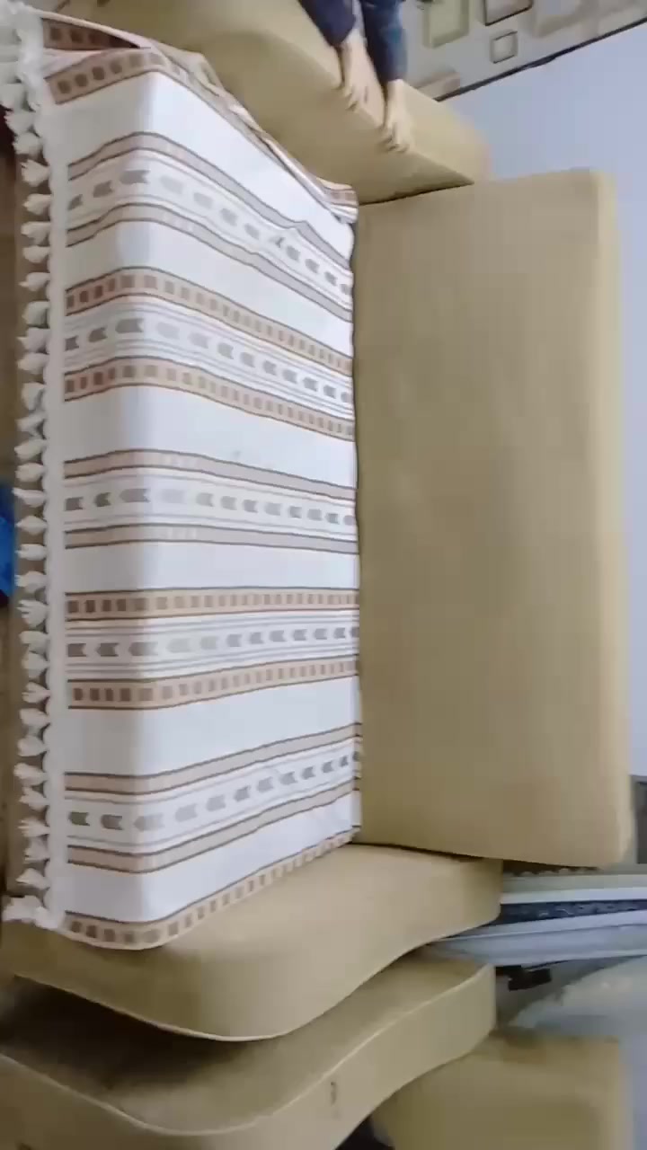 السلام عليكم 
تخم تركي ٧مقاعد نظيف جدا 
سرير مخزن  مع الجراجف  هديه  سعرها ٤٠٠ وبي مجال للشراي  مكانه العامريه بغداد


**إذا كنت صاحب هذا الإعلان وتريد حذفه لأي سبب، رجاءا أرسل رسالة إلى الدعم الفني**