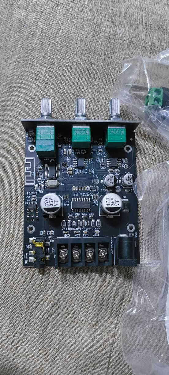 قطع الكترونيه 3 قطع
قطعتين كبار وقطعه من هاي الزغيره
30 الف مع التوصيل كلهن


**إذا كنت صاحب هذا الإعلان وتريد حذفه لأي سبب، رجاءا أرسل رسالة إلى الدعم الفني**