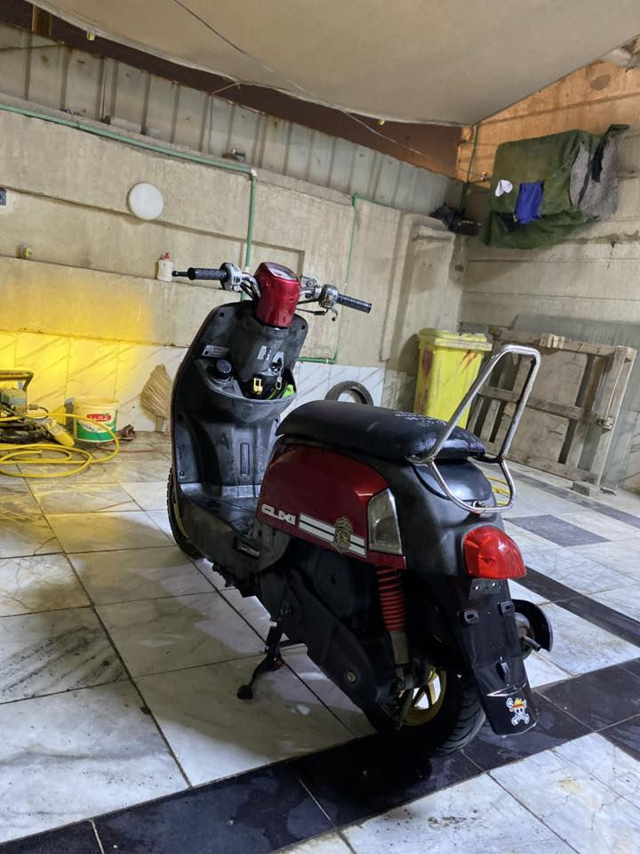 دراجه ماكس بوليسي كفاله عامه دراجه كابريتر بلاديه 49 مامفتوحه الدراجه بس بيهه نقوصات خفيفه يرادله اشاير بس الوره مابيهن وقبق بانزين مابيهه فقط هذن والباقي كفاله كفرات مختومه كيج بانزين شغال كيج سرعه شغال الباقي كله كفاله عامه شلعه ومعدله فول سعرهه 725 وبيهه مجال قليل حك الجيه مكاني بصره رقمي ***********
