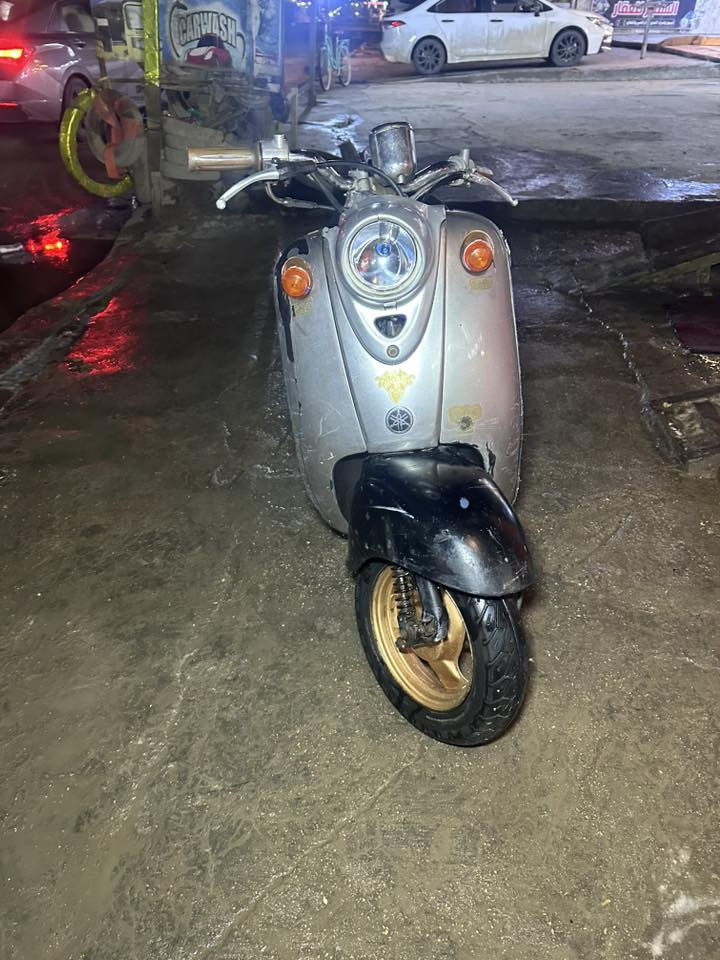 السلام عليكم للبيع دراجه كلاسك خير من الله نكره هندر واحد بك لايت جديد ليه جديده اشاير جديد كامله سوداتها قبع هندر واقيه صالنصه نقص باتري بريكات بل مكان ناعمه لايت امامي شغال سعر 175 بيها مجال مكاني البياع تقاطع درويش رقم ***********
