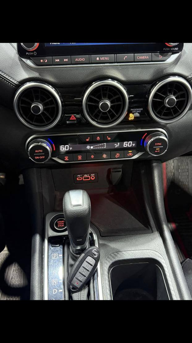 نيسان سنترا 23 SR بحالة الوكالة 
رقم واسط معوقين وكالة عامة
دخول جديد ماشية 10 الاف 
طرف الجاملغ الايمن بارد وياه طرف البنيد بارد ومصبوغ والباب العكس السايق مبدل بلادي  
والباقي كله مكفول شاصي لغد غيره كير محرك كله كفالة 
يعني قطعه وحده صبغ فقط 
فول مواصفات 
تشغيل عن بعد+كامرات ٣٦٠درجة+فتحة سقف
+كشنات جلد + كشن السايق كهربائي +تدفئة ستيرن وتدفئة كشنات +رادار امامي وخلفي وجانبي+توقف ذاتي+تحديد مسار+ويل رياضي حجم ١٨+جنطة وابواب بصمة+تطريز رياضي+مكينة ٢٠٠٠ المرغوب +٣وضعيات قيادة 
تايرات الشركة بعدها بيهَـاآ
السعر 157
للتواصل . ***********
