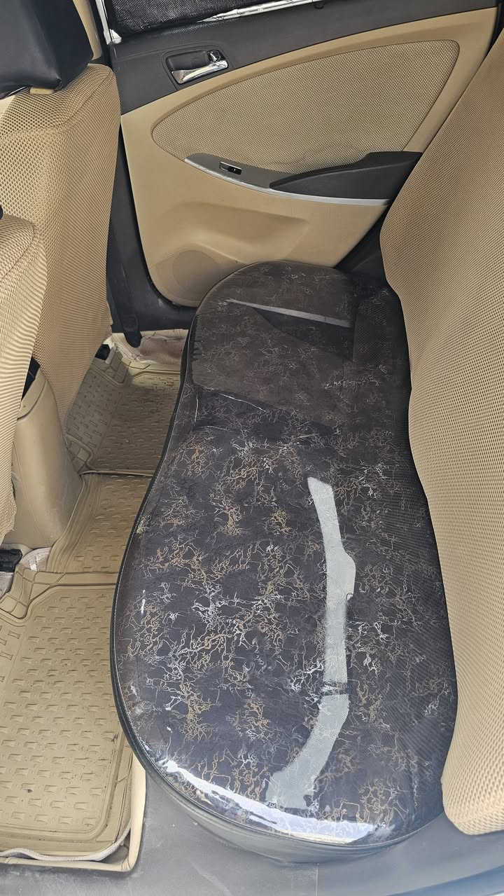 البيع اكسنت مديل ٢٠١٥  سياره مابيه اي نقص جاهزه مال جناي ال سعر ٩٥ بيهه مجال سياره بلكوت ورقم واسط  ب اسمي هذا رقمي ***********
