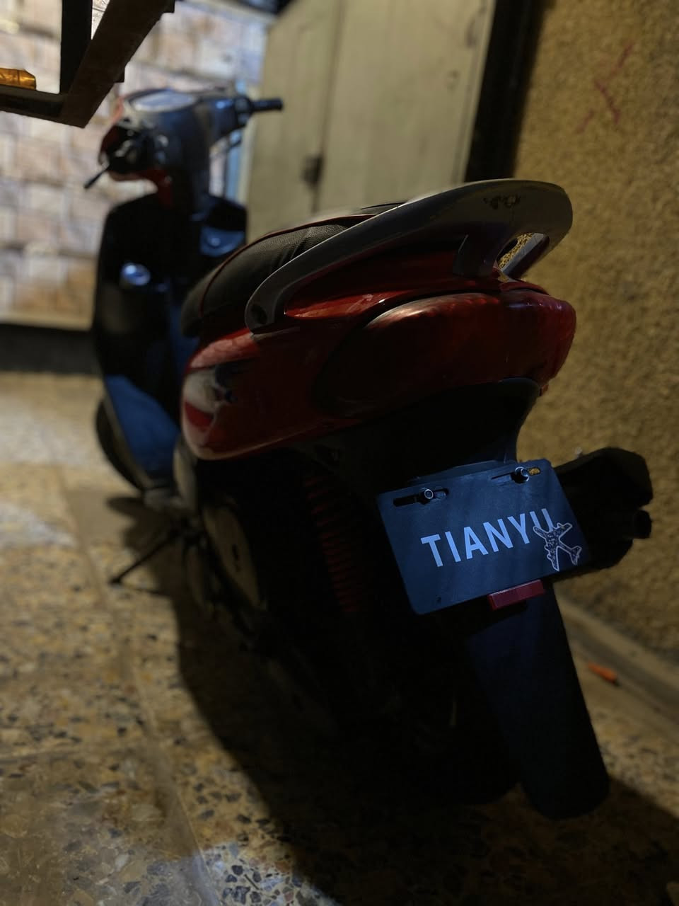 يا الله السلام عليكم
درجه ماكس قجمه 
      لبيع او مروس حسب قناعه 
دراجه خير من الله نضيفه شوفت عينك 
صلنصه FM رياضيه 
تاير جديد 
دبلات جديد 
دهن جديد 
نقص برغي ما بيه 
ريده400 بيه مجال مكانه بغداد زعفرانيه 
نكره سلف 
***********
