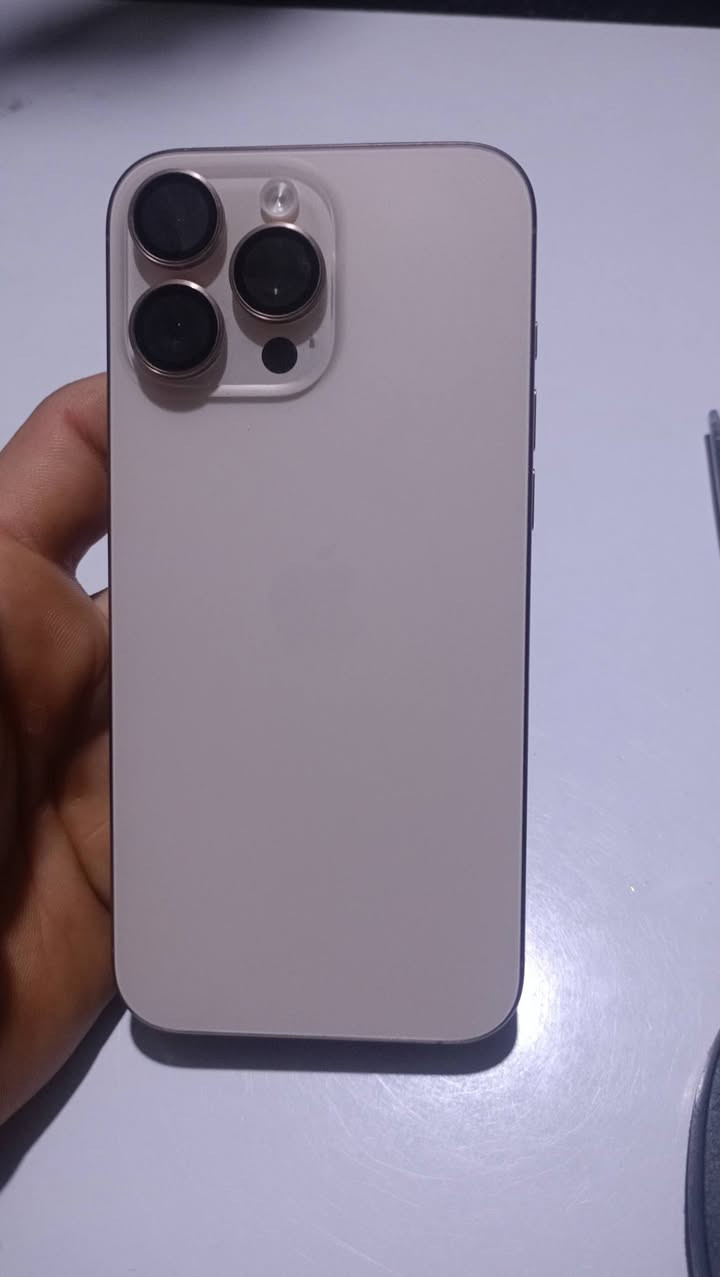 ً
ايفون 16 برو ماكس 
ذاكرة 256 
بطاريه 99🔋 مشحون 190 مرا 
دبل سيمكرت
نضافة جهاز فول 
اتصل عل رقم
***********
