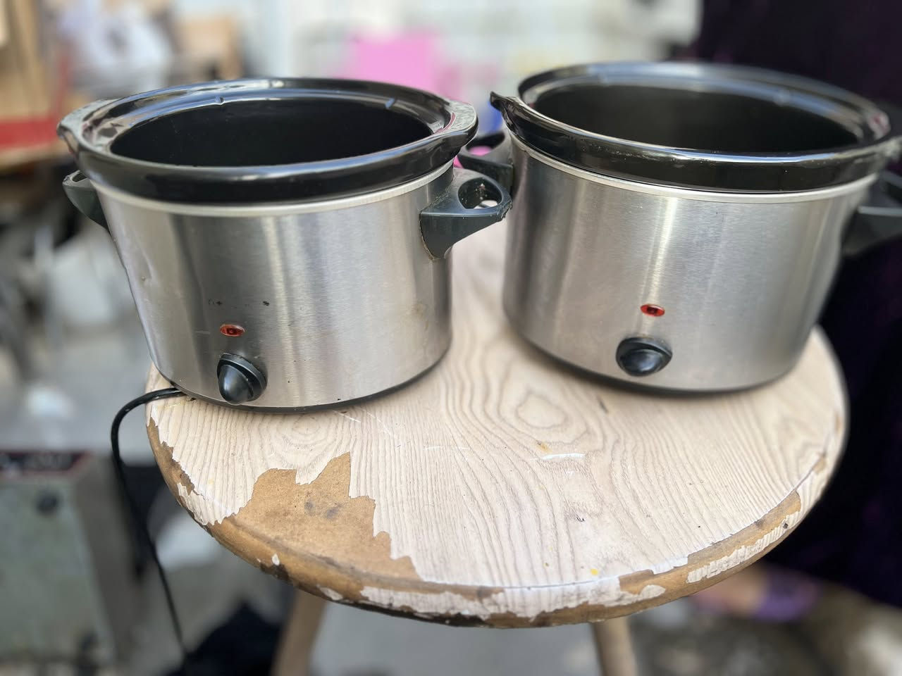 اغراض مطعم نظيفه جداا للبيع 
للتواصل 

***********
