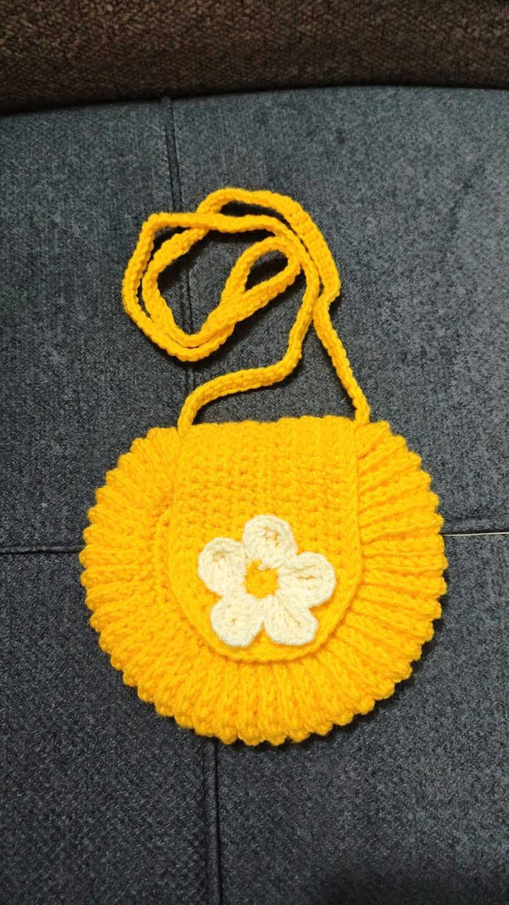 حقيبة حياكة هاند ميد 🧶🤍
مرتبة، عملية، وتفاصيلها كلها شغل يدوي بحب
للطلب أو الاستفسار دايركت ✨


**إذا كنت صاحب هذا الإعلان وتريد حذفه لأي سبب، رجاءا أرسل رسالة إلى الدعم الفني**