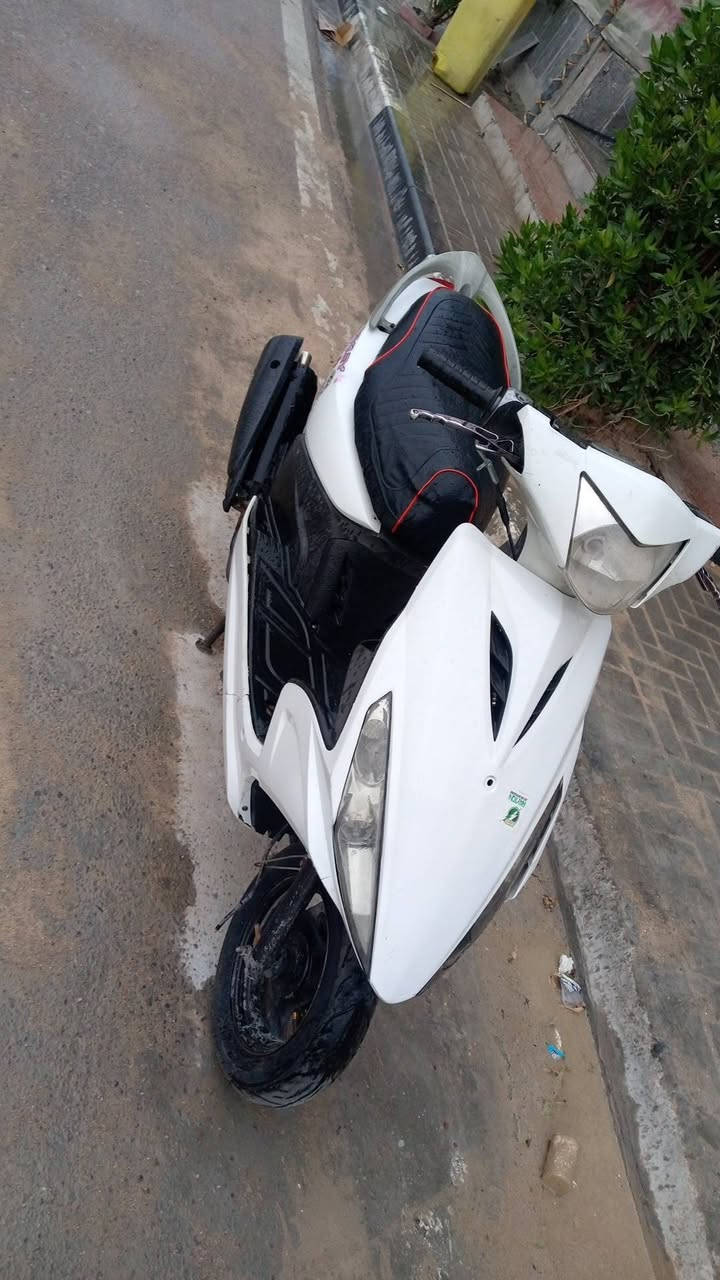 سلام عليكم
دراجه ماكس مضلع دراجه نظيفه وحلوه مكينه ما مفتوح تخم تاير جديد نقصه بس سلف سعره 700 وبيه مجال حق جيه رقم الهاتف ***********
