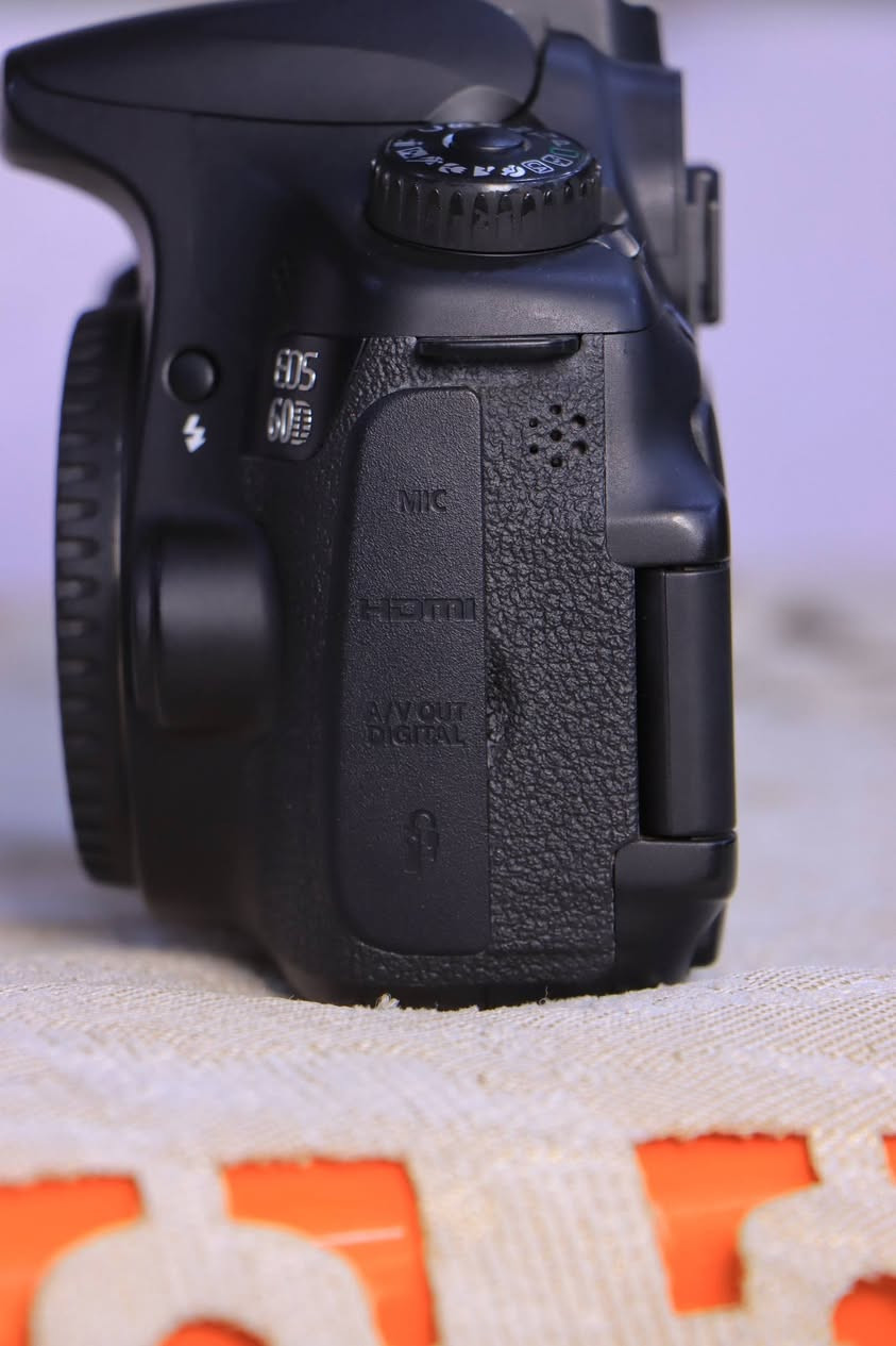 Canon 60D
بودي 
حالة جديدة زيرو بدون خدش او مسح 
معاه الشاحن و البطارية و الحزام الاصلي و الشنطة 
البودي لسه جديد زيرو
 011 16147021


**إذا كنت صاحب هذا الإعلان وتريد حذفه لأي سبب، رجاءا أرسل رسالة إلى الدعم الفني**