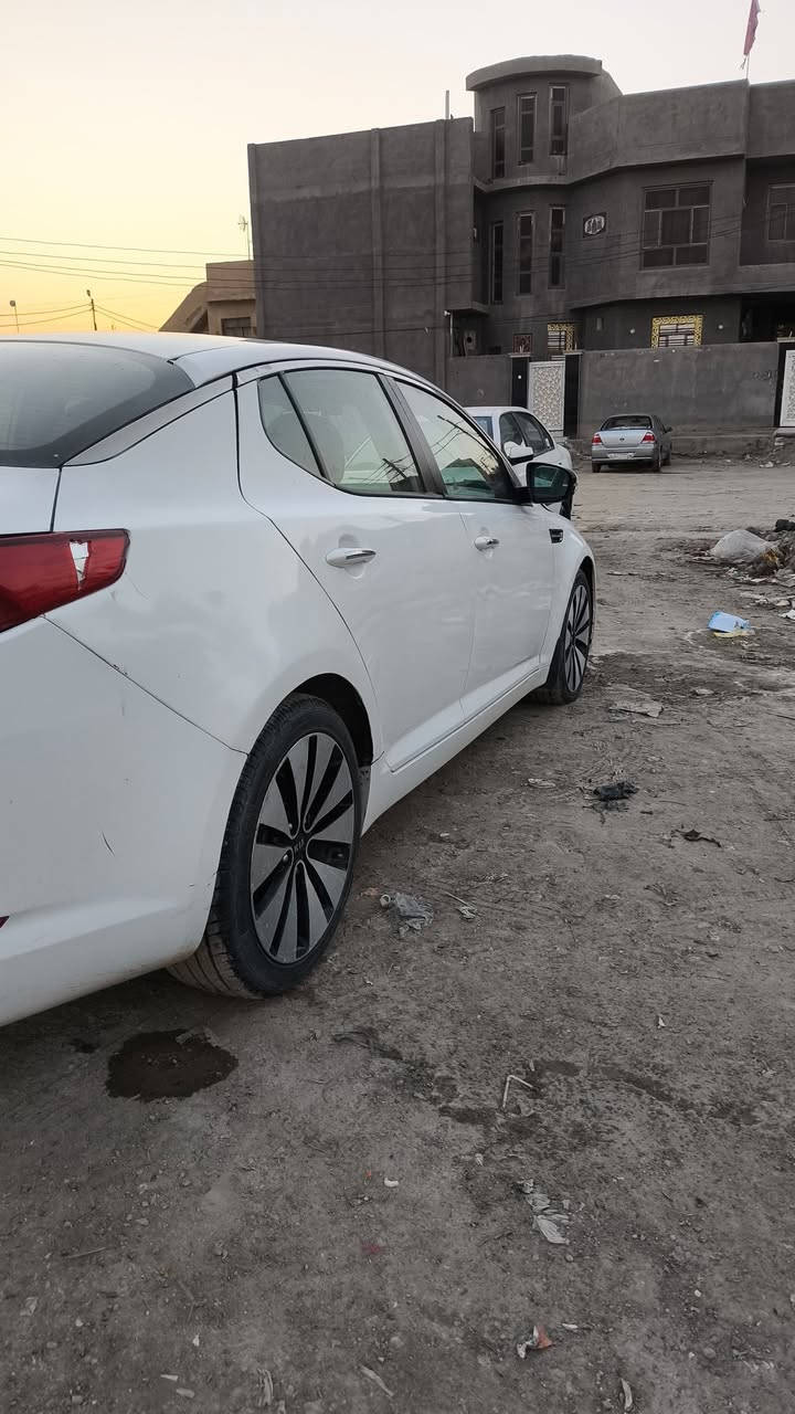 اوبتما ٢٠١٣ وارد خليجي مكينه الفين وربعميه مامفتوحه رقم اربيل القديم بسم شركه فيصل عزيز  السياره طاير بنيده فقط كما موضح السعر  ١١٥ وببه مجال الاتصال  ***********
