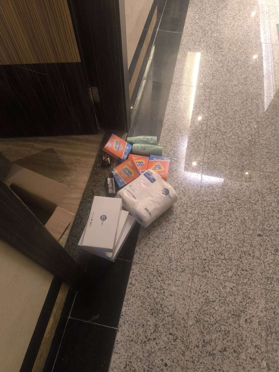 الهيئه العليا للحج والعمرة
مكتب شؤون حجاج العراق 
مكتب بابل 
قافلة الحافظ 
المتعهد/مظهر محسن حافظ 
توزيع الشامبو والصابون والتايت والمناديل الورقية بنوعيها وكذلك تبديل وتنظيف الغرف والشراشف ومن الله التوفيق


**إذا كنت صاحب هذا الإعلان وتريد حذفه لأي سبب، رجاءا أرسل رسالة إلى الدعم الفني**