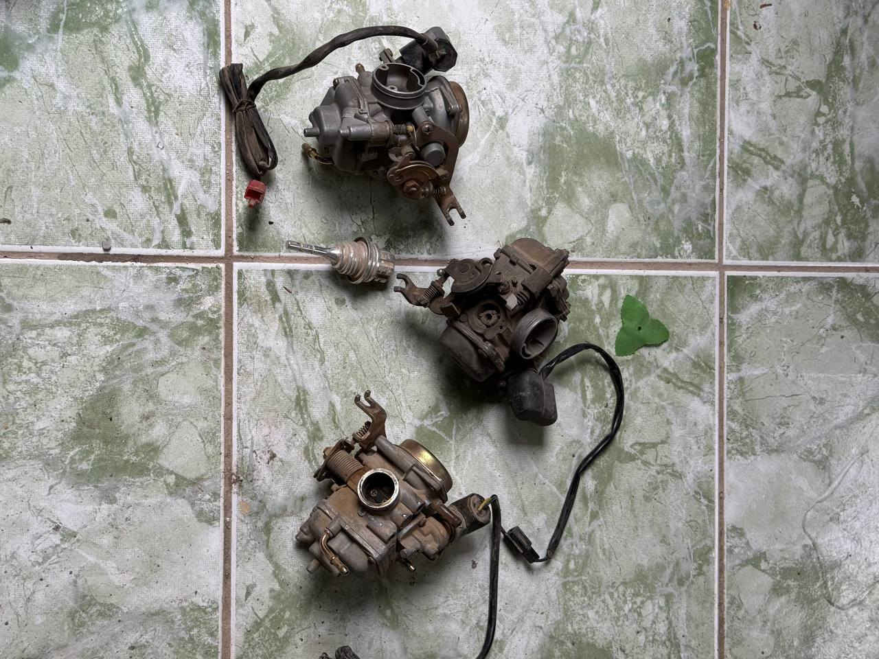 للبيع غراض ماكس 
١_كفرات اصليه مختمه 
٢_كاسحه ثقيله اصليه تحكم 360
٣_كابريتر عدد3 وحده اصليه وثنين تجاريات شغالات 
٤_قايش Tmp
٥_قطرة دهن
٦_بوشه وبستم بلادي اصلي ختم 49 
٧_دبلات امامي يرادلهن تجفيت مااعرف ابيعهن هيج
٧_تاير جديد 
٨_بكلايت خلفي هوه وتفرعاته 
ابيعهن شلعه او مفرد وعندي توصيل لجميع المحافظات مكاني بابل


**إذا كنت صاحب هذا الإعلان وتريد حذفه لأي سبب، رجاءا أرسل رسالة إلى الدعم الفني**