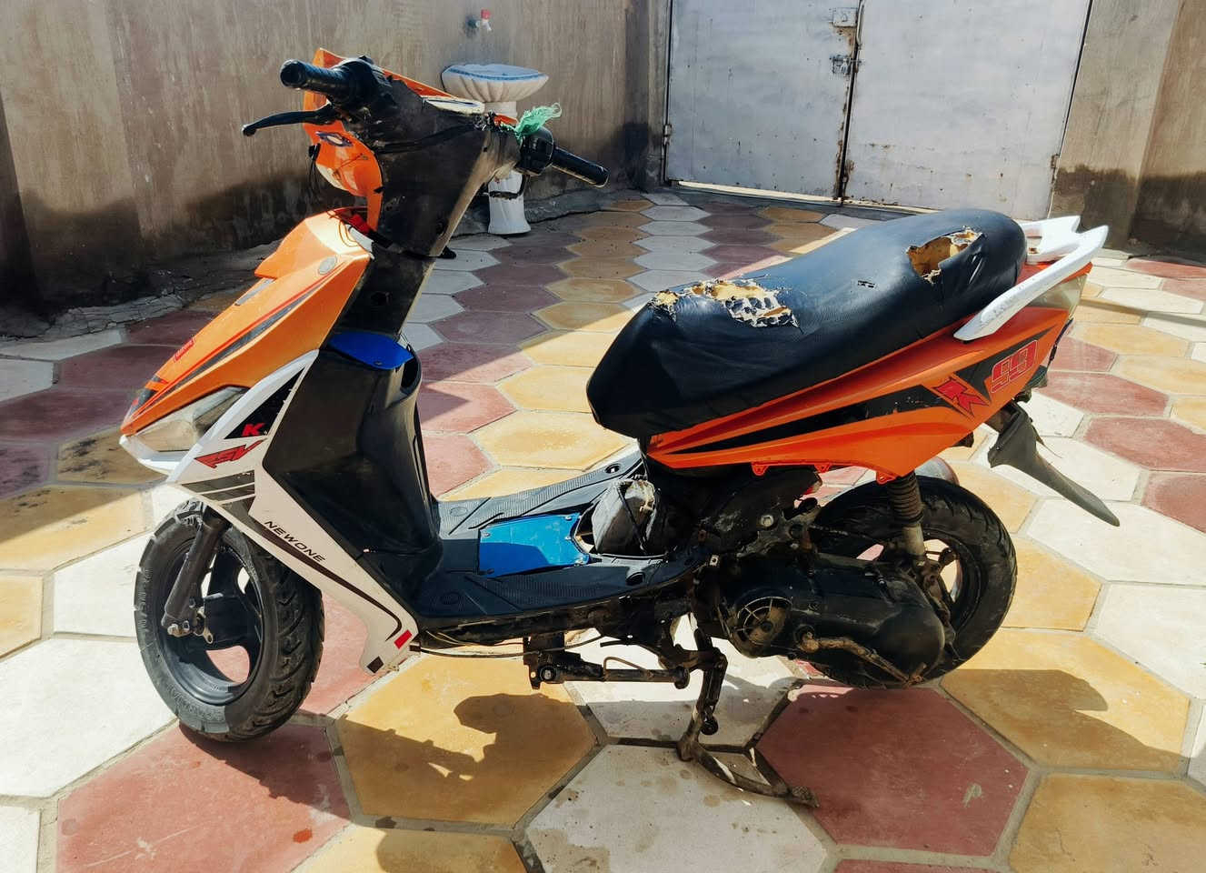 سلام عليكم دراجه لبيع سعر 150 وبيه مجال والعنده 4 كير مراوس كلك عادي العنوان عباسيه ***********
