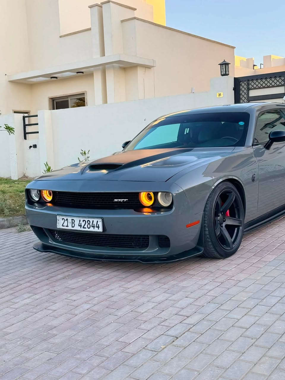 سلام عليكم
دوج جالنجر سكات باك . Scat Pack

Dodge Challenger (Scat Pack🐝)

الموديل :2018. (امريكي)

المحرك : SRT . V8 . 6.4L .

العداد : 56mi

اللون :اسمنتي

المواصفات
1-شاشة كبيرة كار بلي
2-ويل كب نجمة حجم 20
3_كشنات جلد وشامو
4-سوبر تراك باك
5-حساس خلفي

كير مكينه اكسل كفالة من الفتح والتبخير

(السياره صبغ جاملغين وبنيد تحديث)
بدون ايرباك

السعر مناسب 165$ وبيها مجال بسيط

مكاني بغداد حي جامعة/هاتف
(***********)

