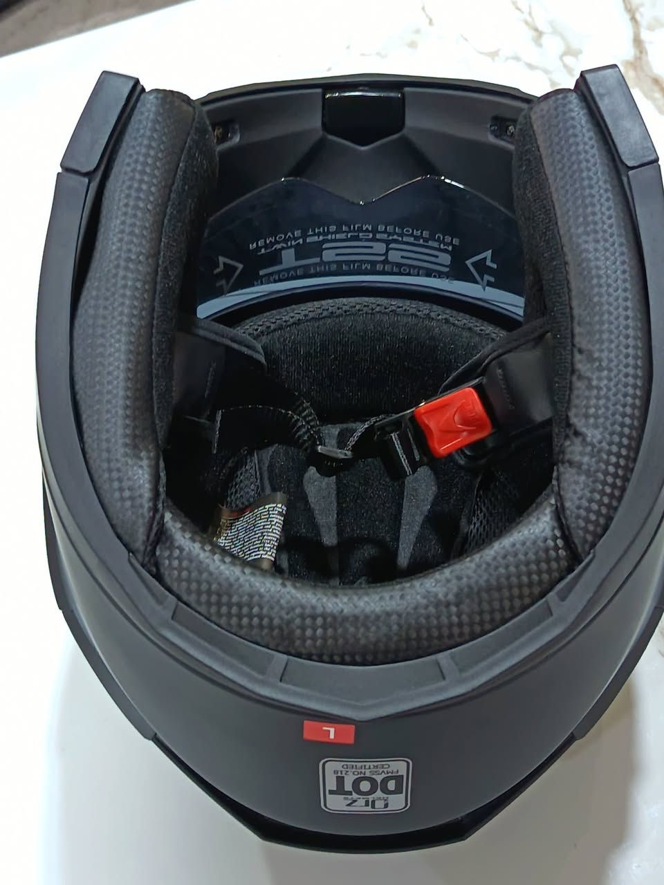 خوذة دراجة حجم L للبيع كما موضح بالصور.

التواصل عالخاص او واتساب ***********. يوجد توصيل لكل المحافظات.
